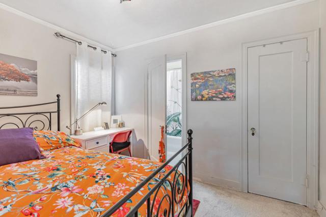 484 E Evelyn Avenue, Sunnyvale CA: https://media.crmls.org/mediaz/5223e01c-6571-4aea-8765-d34a1e4918cc.jpg