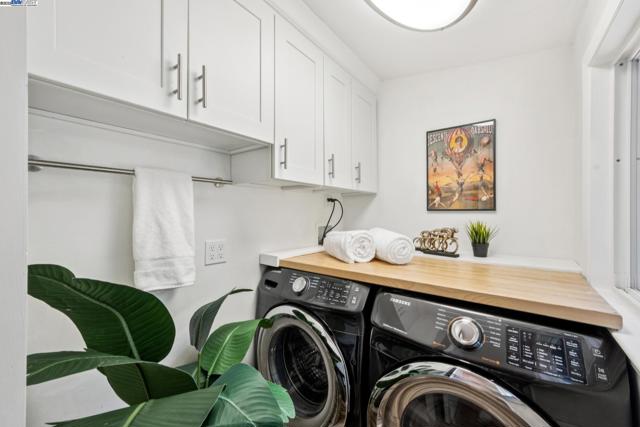 2449 26TH AVENUE, Oakland CA: https://media.crmls.org/mediaz/522438cd-7813-4eb1-a18b-87976f39266a.jpg