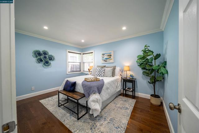 2421 Lincoln Ave, Richmond CA: https://media.crmls.org/mediaz/522462e5-26f4-4842-99f2-c9d72e612e30.jpg