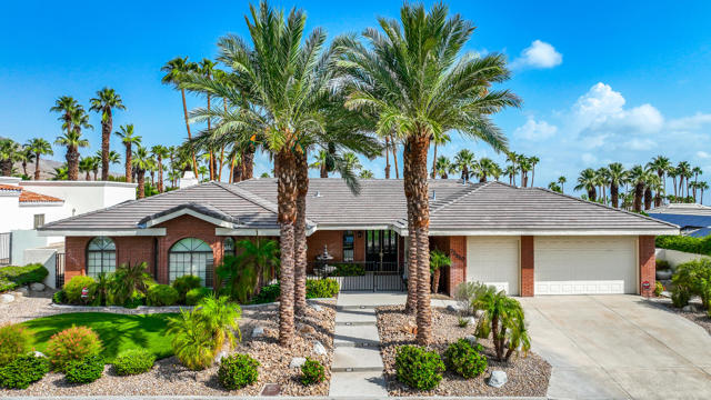 72550 Greenbriar Lane, Palm Desert CA: https://media.crmls.org/mediaz/52247345-fde1-4088-85fc-dfec9f403eb0.jpg