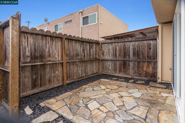 1560 Pine St, Concord CA: https://media.crmls.org/mediaz/52253e5f-8ec2-490d-a018-44a3ff2f481e.jpg