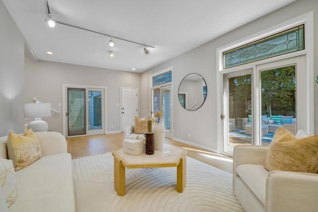 1518 Arguello Street, Redwood City CA: https://media.crmls.org/mediaz/52267f6e-bb9d-41ec-b15c-231cefff95c3.jpg