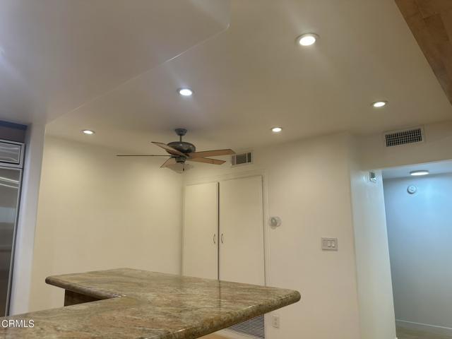Detail Gallery Image 10 of 16 For 15511 Sherman Way #35,  Van Nuys,  CA 91406 - 1 Beds | 1 Baths