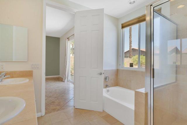 67892 Mccallum Way, Cathedral City CA: https://media.crmls.org/mediaz/5227f42b-d700-4746-9098-e454d7fd2108.jpg