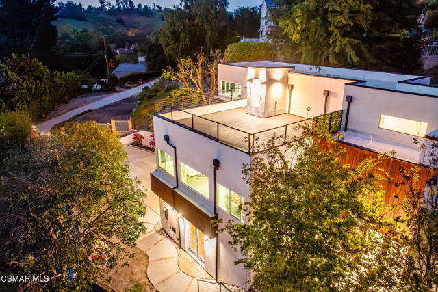 28333 Foothill Drive, Agoura Hills CA: https://media.crmls.org/mediaz/522840d7-a6da-4c26-aed7-6d76798eda62.jpg