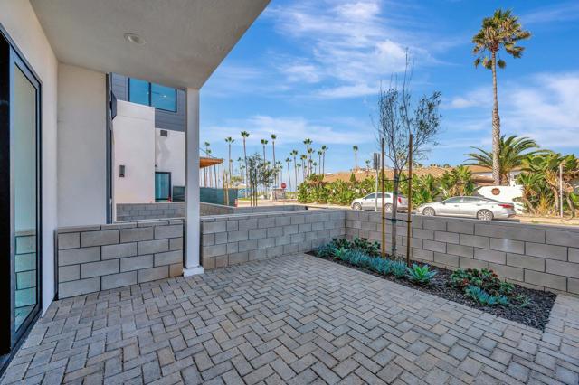 109 Daisy, Imperial Beach CA: https://media.crmls.org/mediaz/52288999-fa55-43a2-9f98-6603465134d0.jpg
