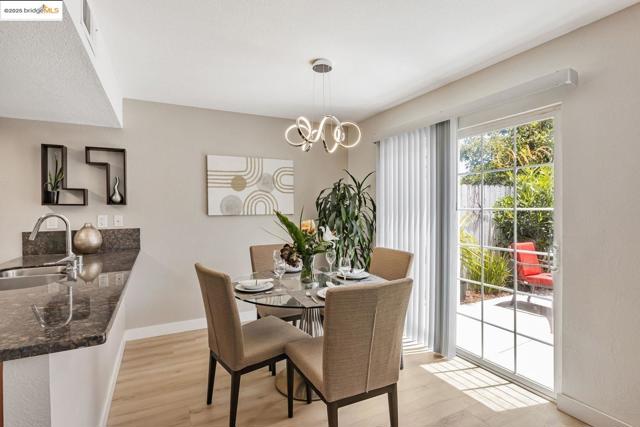 16 Town Sq PL, Oakland CA: https://media.crmls.org/mediaz/5228c7a1-21f1-4445-8c72-2d2d486b5de9.jpg