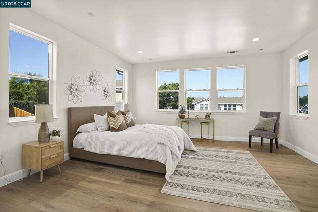 207 Valley View Pl, El Sobrante CA: https://media.crmls.org/mediaz/5229849c-cfea-45e8-8e57-bbe30e9394fe.jpg