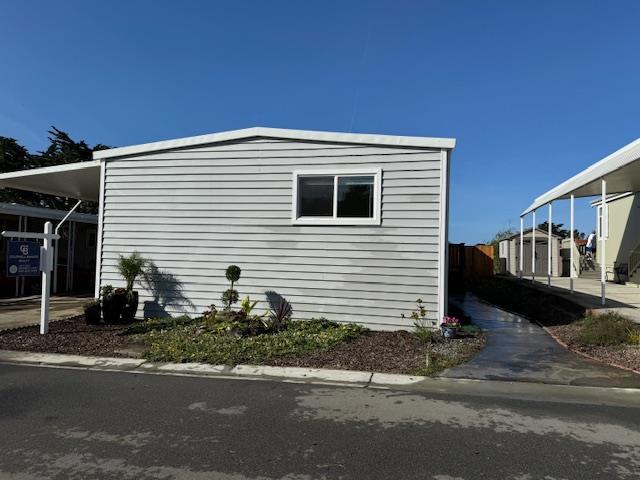 19 Canada Cove Ave, Half Moon Bay CA: https://media.crmls.org/mediaz/5229bf65-4559-456f-9f59-ddd81d978877.jpg