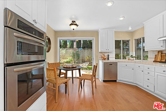 1668 Fox Springs Circle, Newbury Park CA: https://media.crmls.org/mediaz/5229e0cd-9358-4bc3-b78e-bda0ff987e2f.jpg