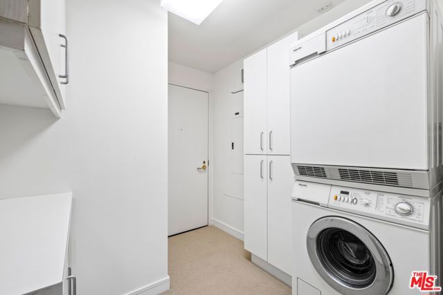 10580 Wilshire Boulevard, Los Angeles CA: https://media.crmls.org/mediaz/5229ec30-fff4-4bf6-9539-a0abc0b33bc5.jpg