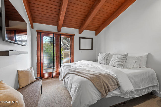 1635 Ryder Cup Drive, Westlake Village CA: https://media.crmls.org/mediaz/522a78af-75de-4b36-9de5-a6fdada03c30.jpg