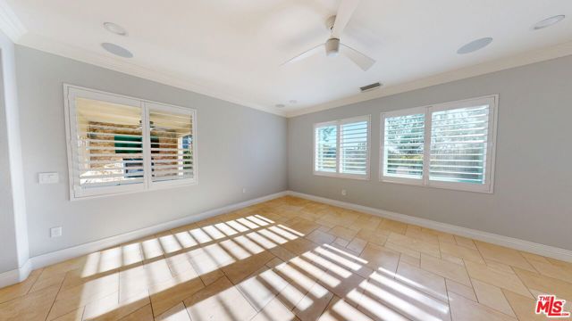 19320 Carranza Lane, Santa Clarita CA: https://media.crmls.org/mediaz/522ac1e8-2dfa-422d-bec1-a05112798114.jpg