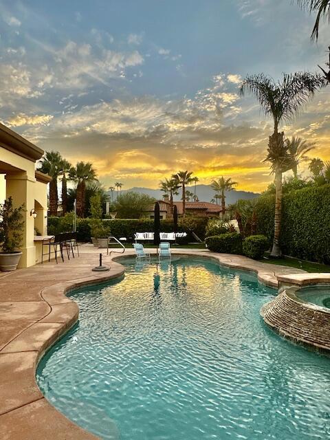 16 Villaggio Place, Rancho Mirage CA: https://media.crmls.org/mediaz/522adac5-8f9d-45c5-9cb2-b3d6fa69532c.jpg