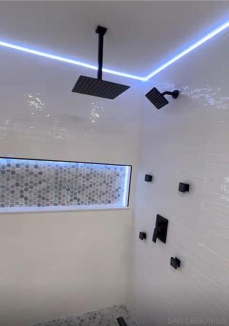175 Bronze Way, Vista CA: https://media.crmls.org/mediaz/522bc6ec-ba15-44d3-be7d-d7d18db60acd.jpg