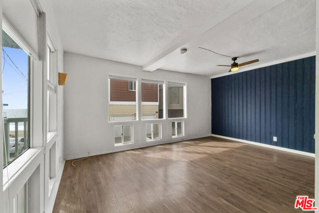 115 44th Street, Manhattan Beach CA: https://media.crmls.org/mediaz/522bf775-4e6f-484c-b908-29d58ebad760.jpg