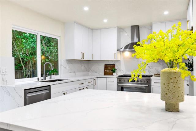 6586 Woodcliff Court, San Jose CA: https://media.crmls.org/mediaz/522c6ca7-d5db-4df2-9d4d-6bbfd1ed6c6b.jpg