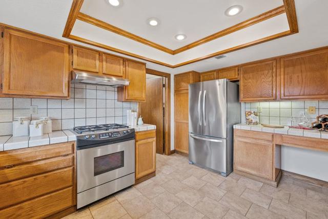 17529 Cross Road, Salinas CA: https://media.crmls.org/mediaz/522c8010-941d-4f4f-aba2-aa098e691347.jpg