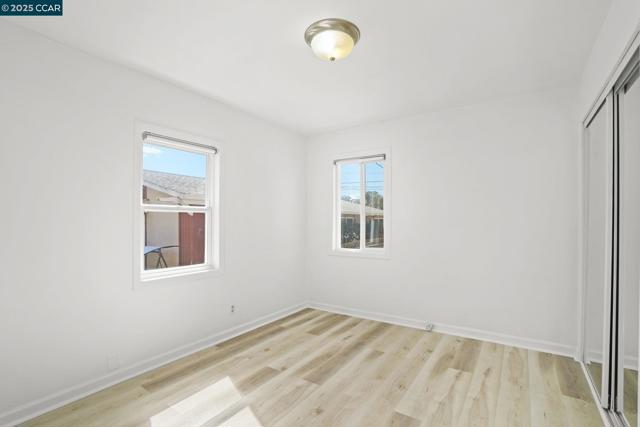 742 La Paloma Rd, El Sobrante CA: https://media.crmls.org/mediaz/522d2ae7-e293-4050-a229-30e3fbf0daac.jpg