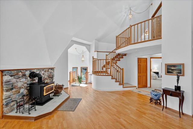 5224 Twin Falls Road, Morgan Hill CA: https://media.crmls.org/mediaz/522d43c7-c660-49d8-8947-9f76eb6cb341.jpg