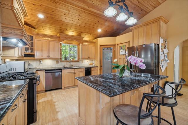 355 Santa Cruz Street, Boulder Creek CA: https://media.crmls.org/mediaz/522dc4e2-0284-41b4-ae71-38c56c8e9ceb.jpg