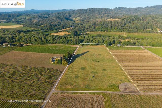 838 Dry Creek, Healdsburg CA: https://media.crmls.org/mediaz/522dccc4-b224-40be-96d6-8bebd6157618.jpg