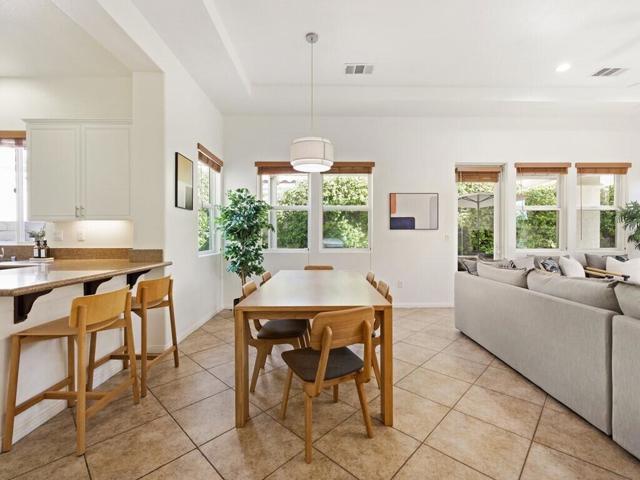 80872 Calle Azul, La Quinta CA: https://media.crmls.org/mediaz/522de153-c9a5-4161-940d-cb0330a0ec03.jpg