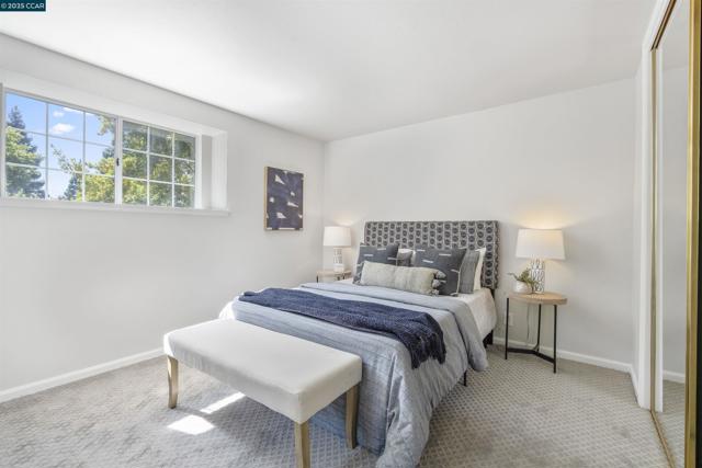 5 Stuart Place, Danville CA: https://media.crmls.org/mediaz/522de784-8dc8-451c-b89e-2542b113eb16.jpg