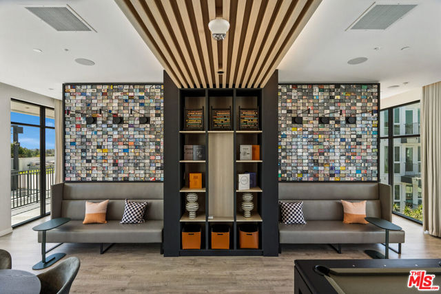 2455 Overland Avenue, Los Angeles CA: https://media.crmls.org/mediaz/522e7d89-b628-4073-ad0e-5c5925625605.jpg