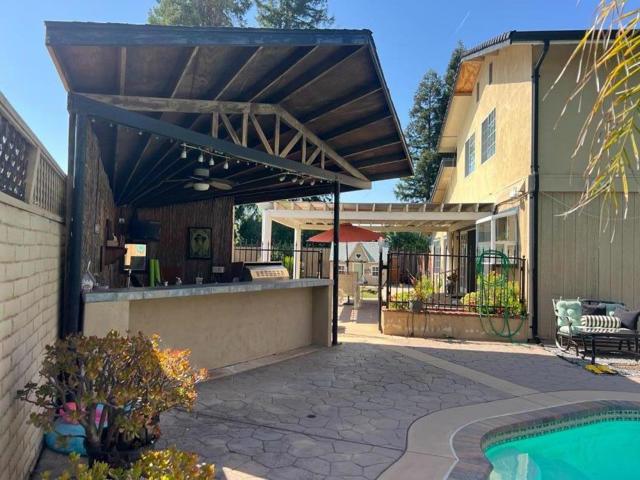 1298 Hersman Drive, Gilroy CA: https://media.crmls.org/mediaz/522e9fc0-4037-489b-8268-3110c990792d.jpg