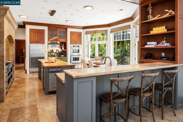 25 Crocker Ave, Piedmont CA: https://media.crmls.org/mediaz/522f0ad8-6511-41a7-9b49-e0d2f8b3ea89.jpg