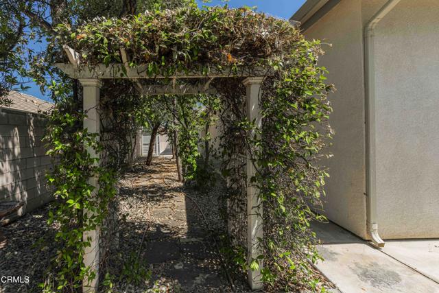 15617 Screaming Eagle Avenue, Bakersfield CA: https://media.crmls.org/mediaz/522f1f0d-3fe4-4f24-b222-b7aaceb62dae.jpg