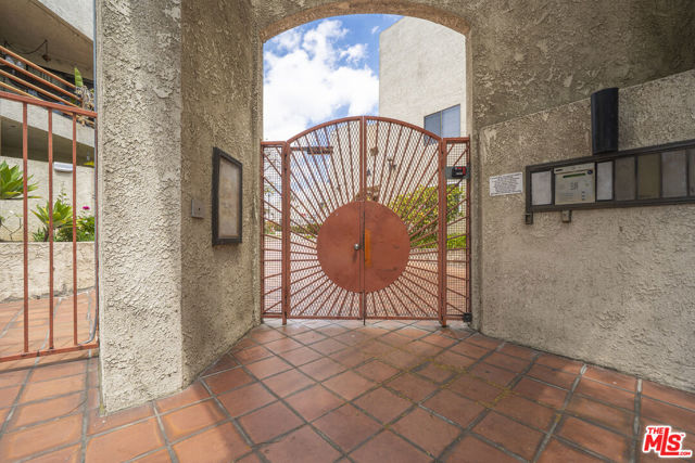 1119 Albany Street, Los Angeles CA: https://media.crmls.org/mediaz/522f3e01-6257-4650-ba26-dcafcc74932b.jpg