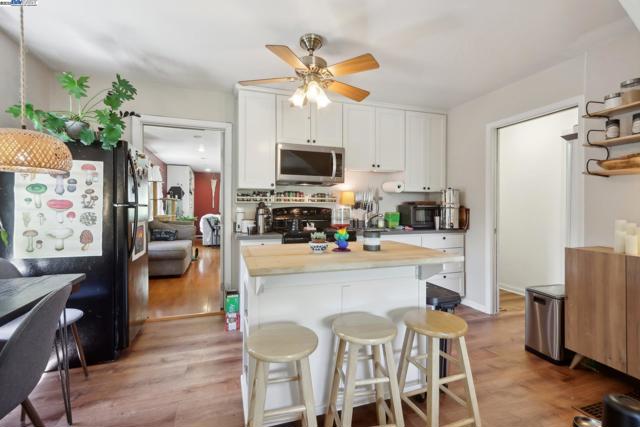 1101 Palm Avenue, Martinez CA: https://media.crmls.org/mediaz/522f5337-2ab6-44cf-8484-6a283b68df2e.jpg