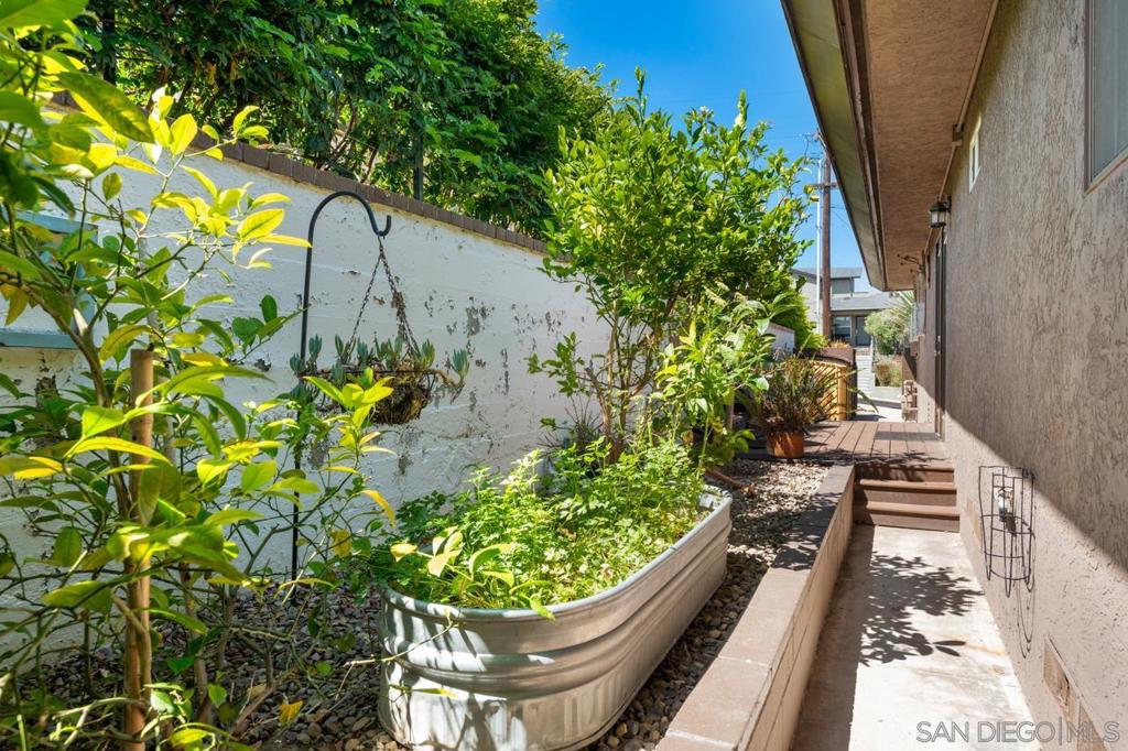 MLS #250032827SD image #41