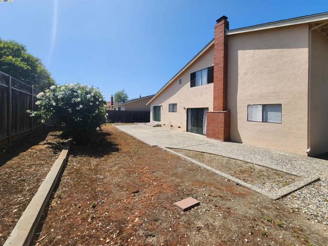 4098 W Las Positas Blvd, Pleasanton CA: https://media.crmls.org/mediaz/52300bc1-da4c-40df-b7d1-5eb4d9dbd3e4.jpg