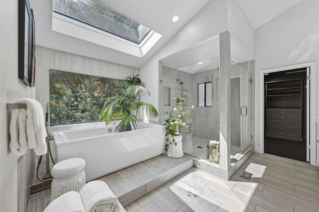 27464 Altamont Road, Los Altos Hills CA: https://media.crmls.org/mediaz/52309c0a-4172-4434-a707-95b6cd680f6a.jpg