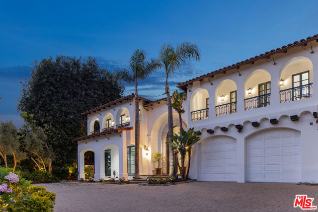 706 N Crescent Drive, Beverly Hills CA: https://media.crmls.org/mediaz/5230d522-c857-46b5-85fd-6e63252d6e20.jpg