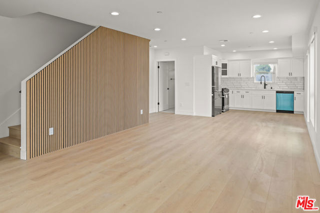2700 Fletcher Drive, Los Angeles CA: https://media.crmls.org/mediaz/52314563-f245-475c-b09f-8ac8458fa6df.jpg