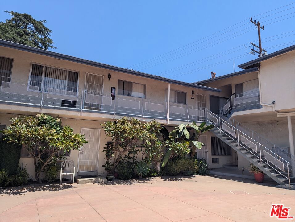 1365 Orange Grove Avenue #8