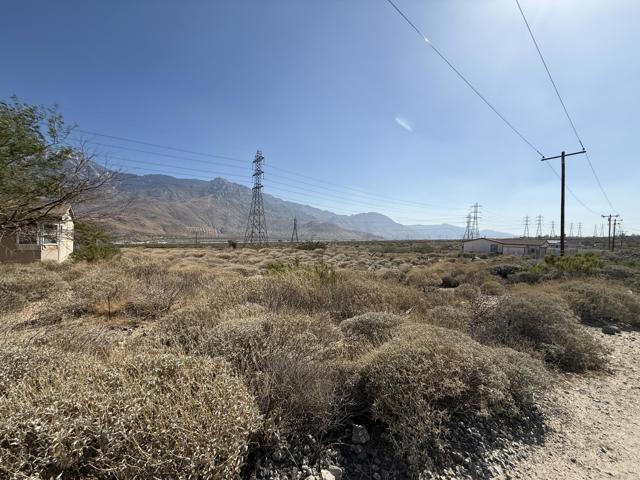 7 San Pierre Road, Whitewater CA: https://media.crmls.org/mediaz/5231f5b2-e9f7-42b1-b52d-0eb6f9e812b5.jpg