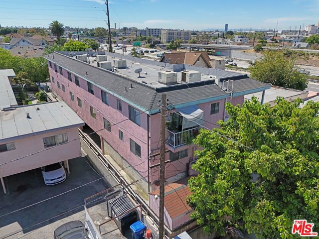 Image 3 of 9 For 2109 Manitou Avenue