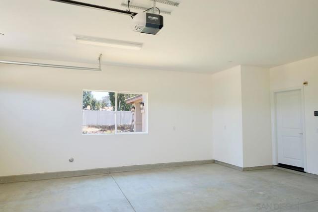 11977 Raceway, Lakeside CA: https://media.crmls.org/mediaz/52337c8c-018d-445f-9081-989b006db2ac.jpg