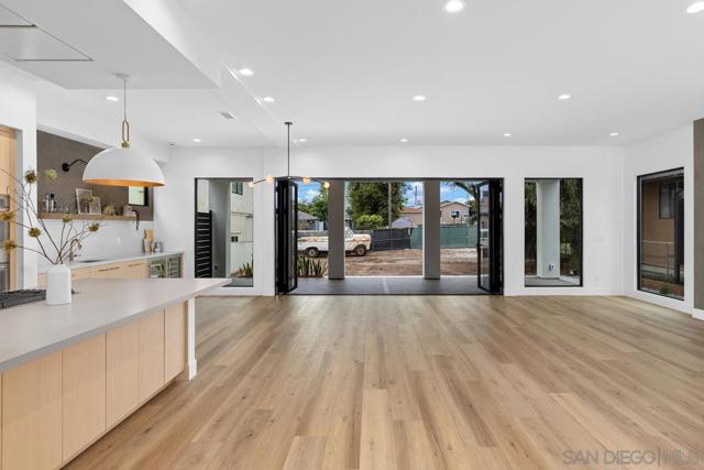 1826 Galveston St, San Diego CA: https://media.crmls.org/mediaz/5233891d-6c3f-40fc-8e88-d371a05ff74c.jpg
