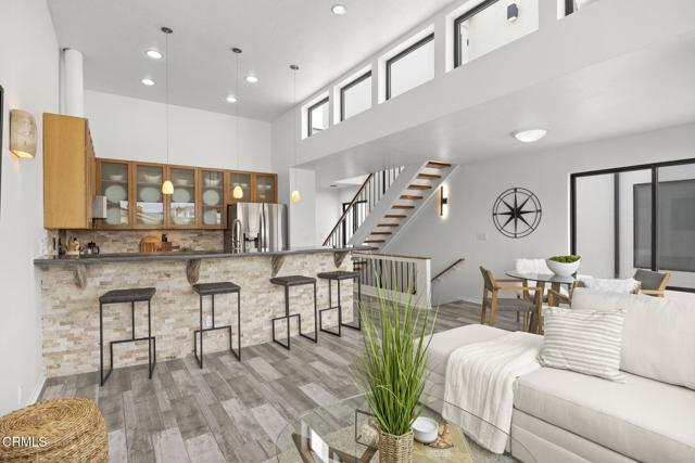 116 La Brea Street, Oxnard CA: https://media.crmls.org/mediaz/52339be0-cf65-4d84-a246-b51ed406e480.jpg