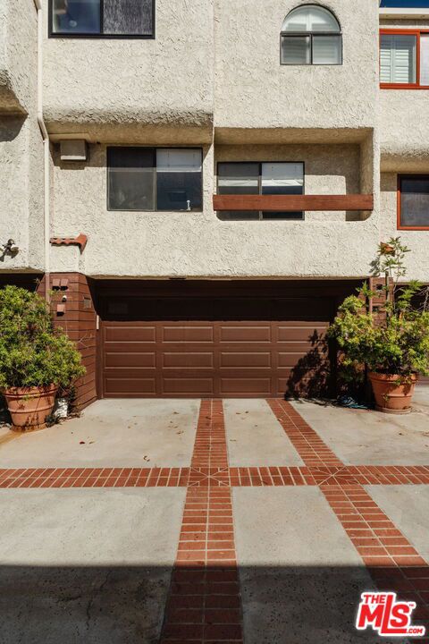 1979 Grace Avenue, 2 photo 34