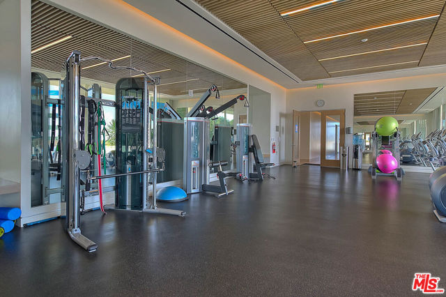 9255 Doheny Road, West Hollywood CA: https://media.crmls.org/mediaz/523470d1-8479-4a44-8596-bcf0b2ae7900.jpg