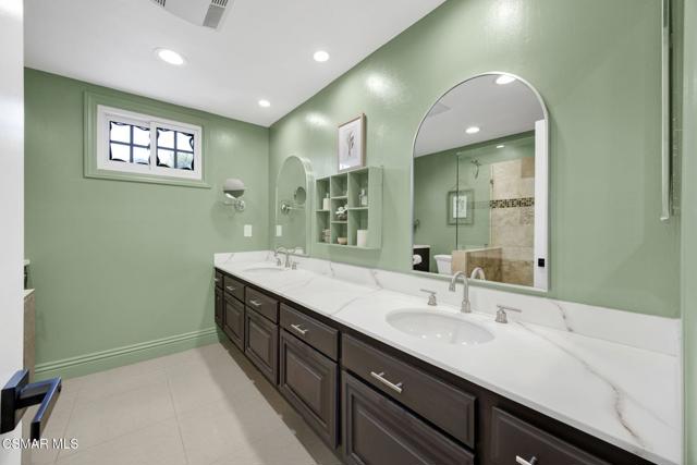 5308 Ambridge Drive, Calabasas CA: https://media.crmls.org/mediaz/52347446-6bd7-4ea9-82a1-316d67806326.jpg
