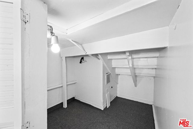 1225 Washington Avenue, Santa Monica CA: https://media.crmls.org/mediaz/523492ab-ffa6-419a-84bf-18a1ec2bf607.jpg
