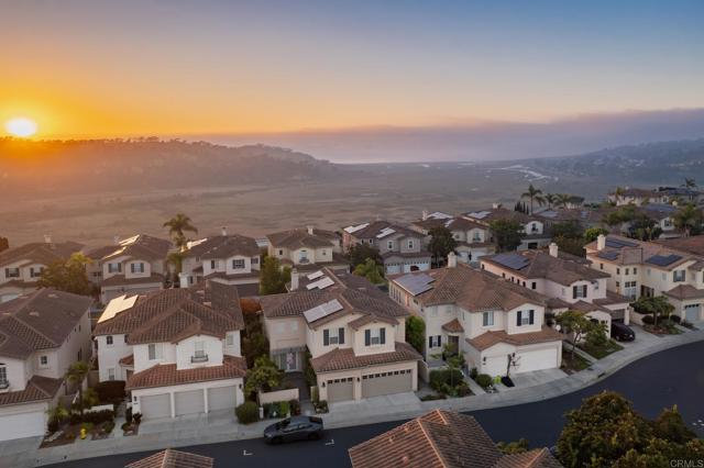Detail Gallery Image 42 of 46 For 3596 Torrey View Ct, San Diego,  CA 92130 - 4 Beds | 3/1 Baths